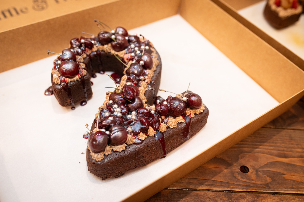 x1 Chocolate Brownie Number Cake (1-9) - Image 2